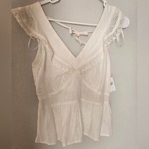 Small Old Navy White Lace Trim Sleeveless Top